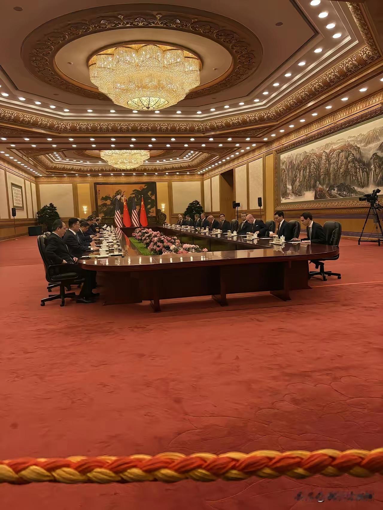 人民大会堂虽然建成已经很多年了，但是仍然非常震撼，难怪让卢比奥感到震撼。