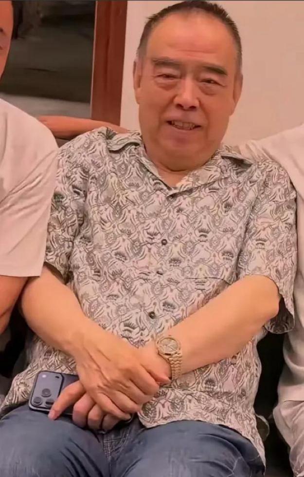 🌛陈凯歌奔波一辈子，现在更愿意享受生活，安度晚年，我现在老了，74了，平时