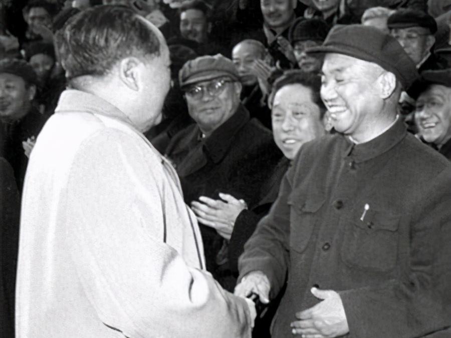 萧克有一次找毛主席解决问题，毛主席说了几句话，让萧克非常羞愧，再也不提了。那么
