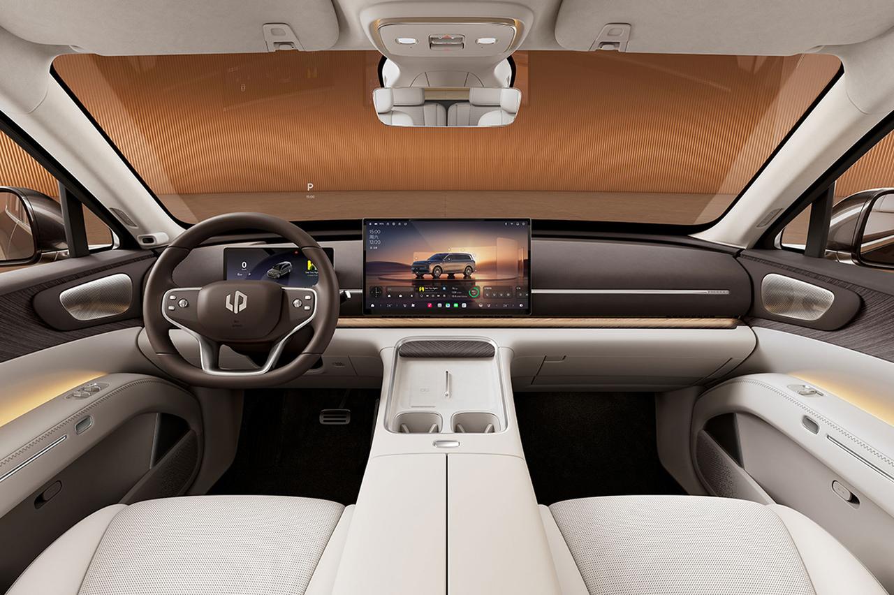 虽迟但到，没有跳票~零跑D19内饰官图来了，设计和用料和现在的零跑差别挺大，明显