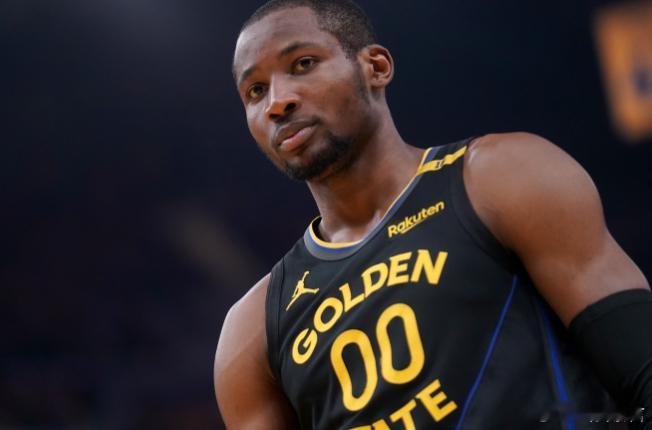 12月8日讯NBA常规赛，勇士123-91战胜公牛。此役，库明加再被DNP。赛