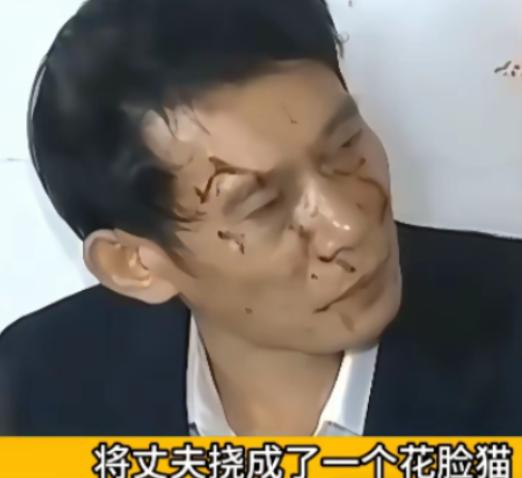浙江杭州，一对夫妻结婚多年，长期分房睡，一天，妻子感觉有些孤独，就主动跑到丈夫房