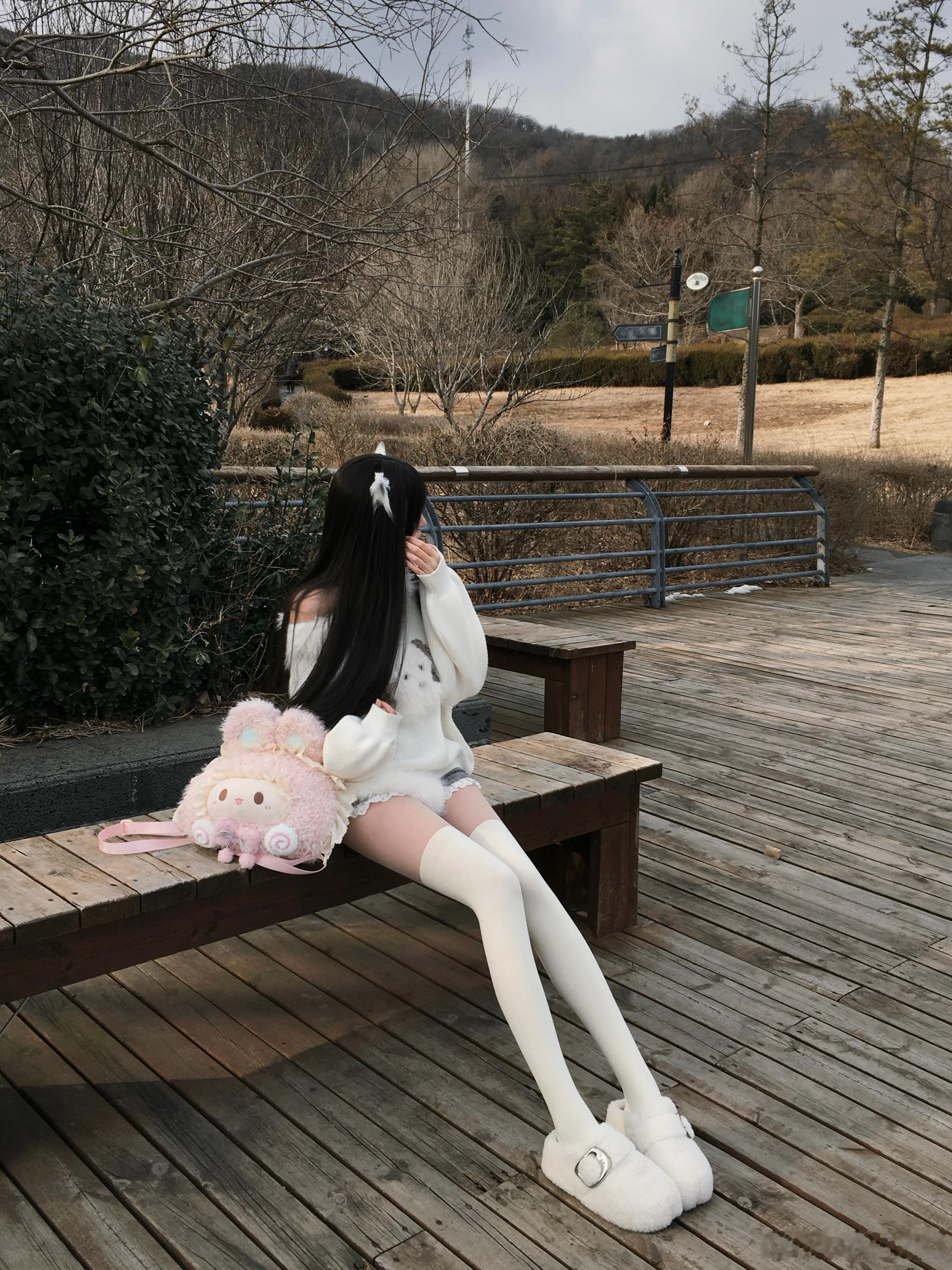 天空灰的像哭过