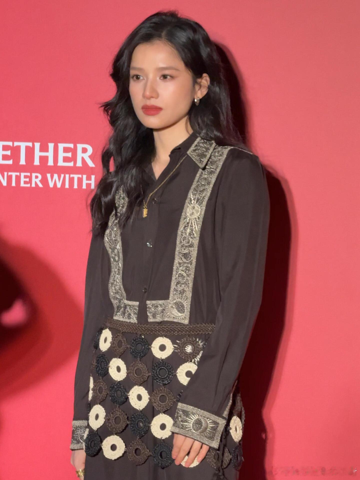 张婧仪周雨彤活动生图状态