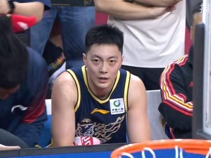 广州意外爆冷输球，到底谁在裸泳？我估计没人能想到，广东主场能耻辱输广州17分