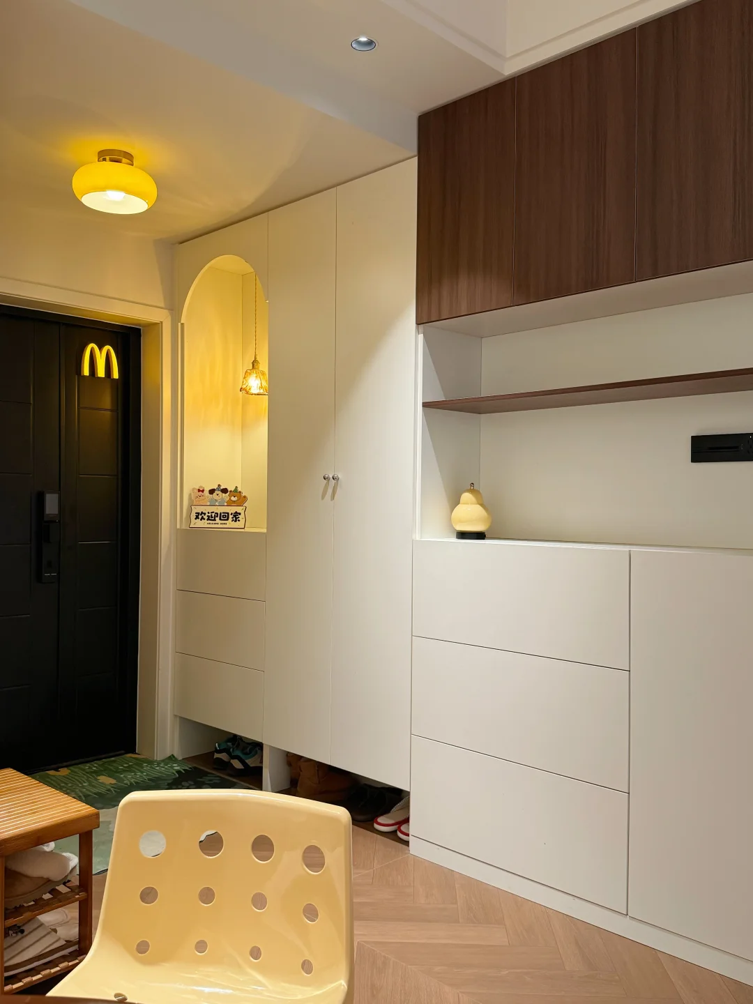 邻居说：年轻人就是会装修，你家的柜子真好看