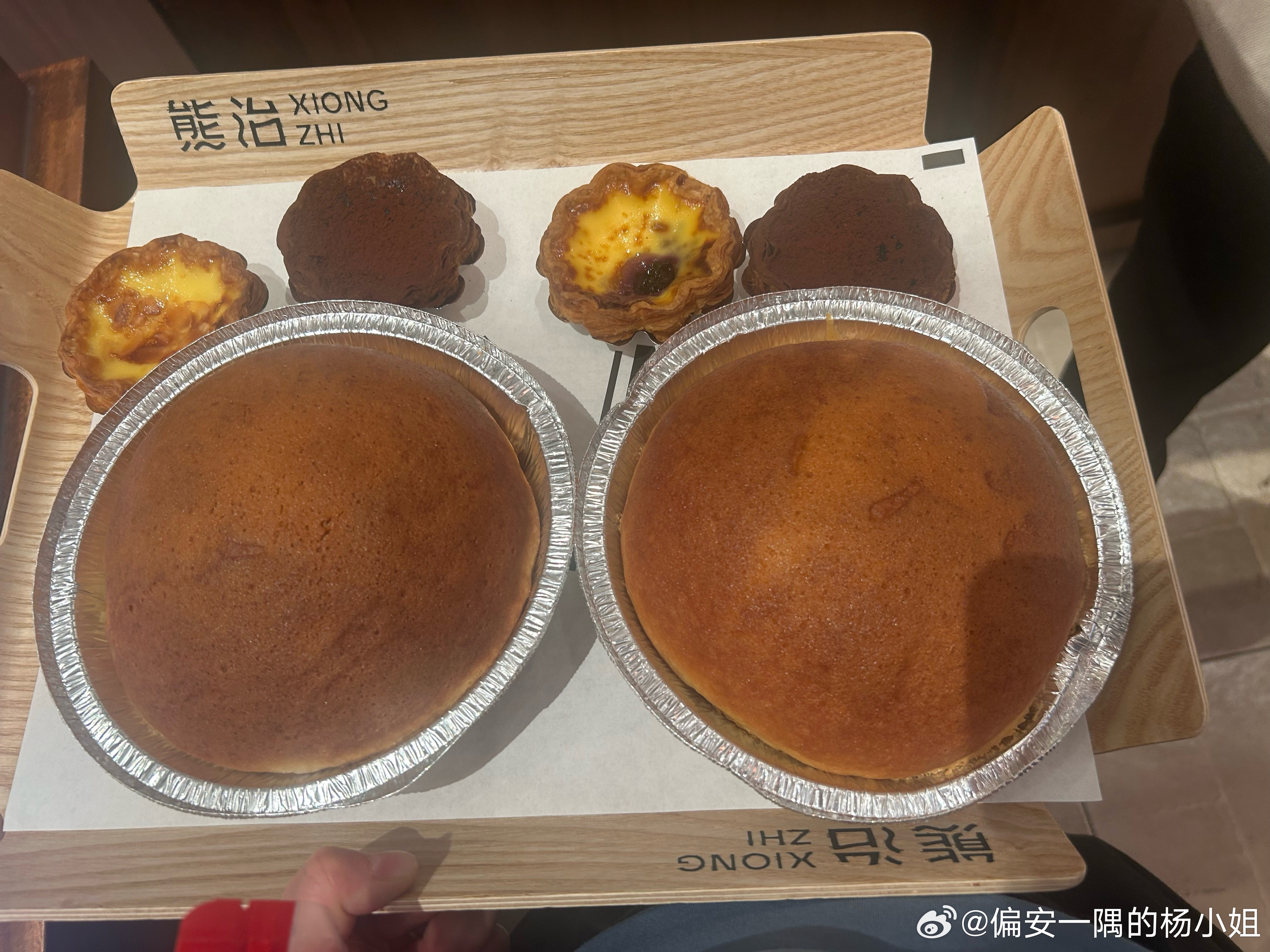 最近刷到樱花国主妇的午餐晚餐，西瓜皮腌制一下，胡萝卜皮抓一抓，这都能算一个菜，下
