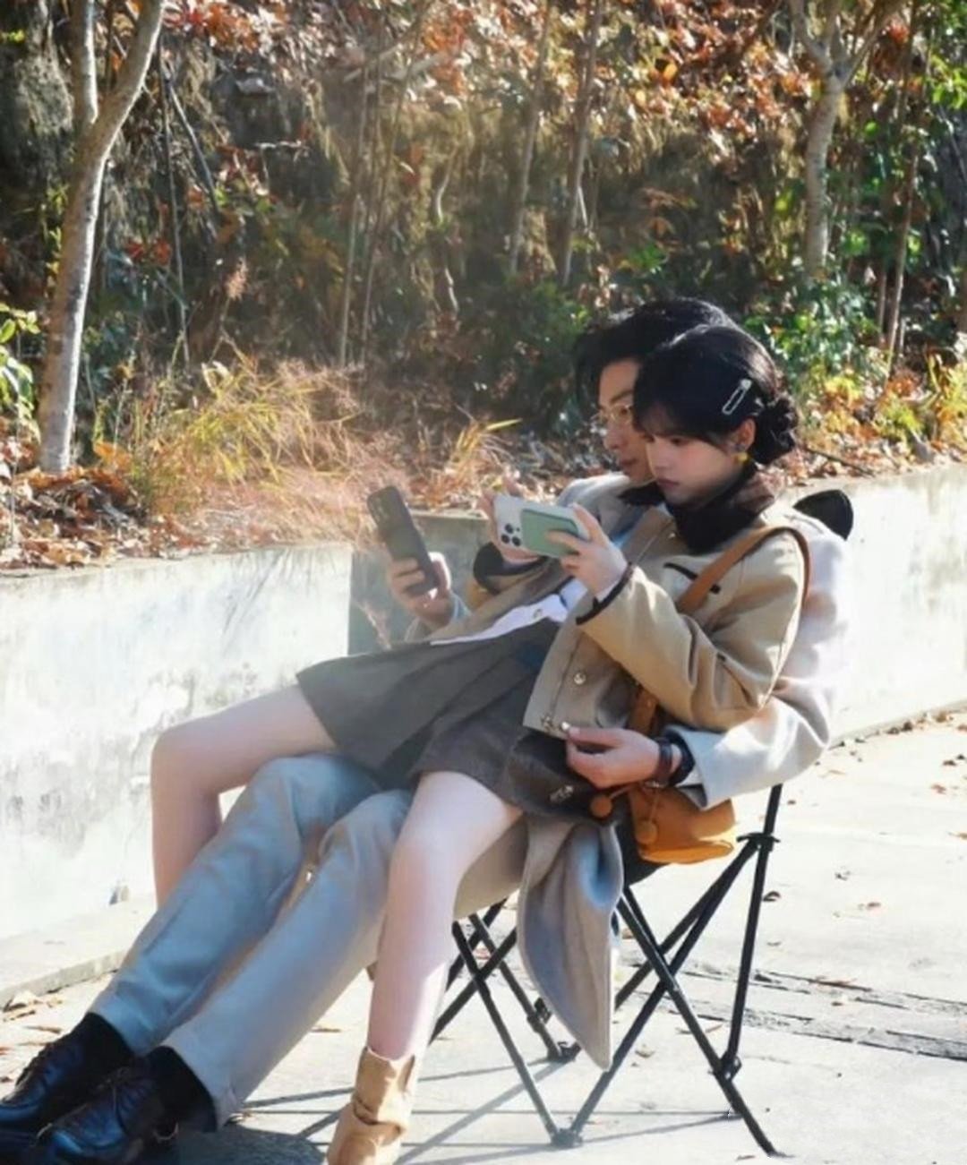 现在的短剧真的是越来越离谱了，这是在搞什么啊。是不是两个人是情侣啊，才会这样子。