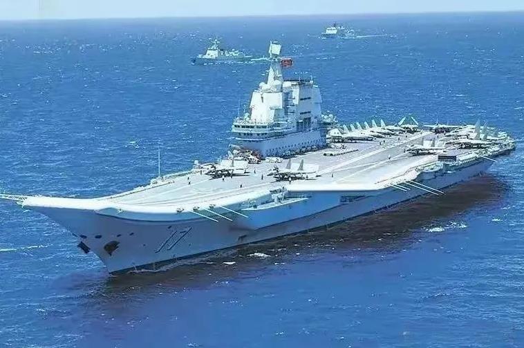 美媒披露我国航母信息：我国双航母抵达香港，这一事件引发了外媒的高度关注。他们