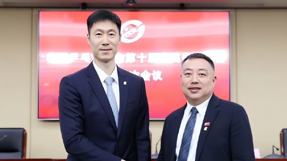 刘国梁曾称赞王励勤:他特别自觉各方面做得非常好你想找个理由折腾他都难