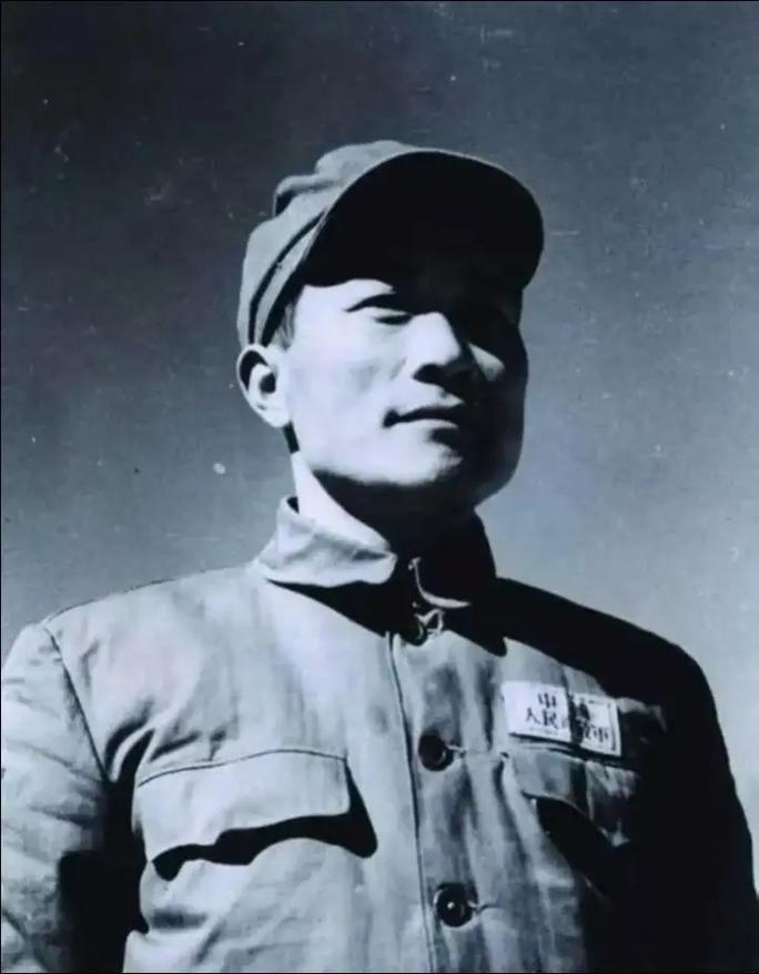 周恩来亲迎此人骨灰，刘伯承伤心倒地，毛主席：我再也见不到他了。1972年，一个噩