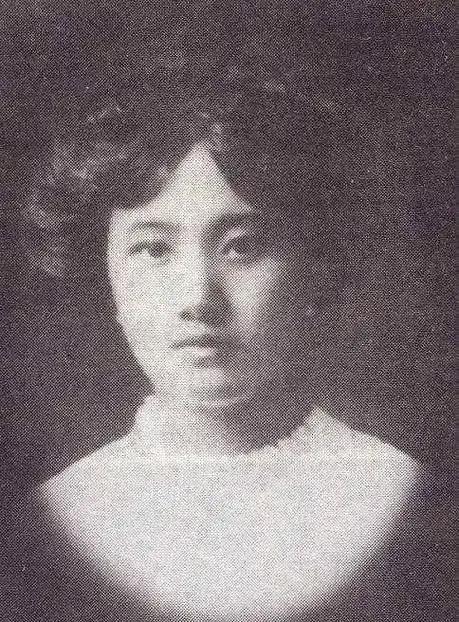 她14岁被卖入青楼，后逆袭成上海“锦江饭店女王”，临终留遗言：我从不靠男人