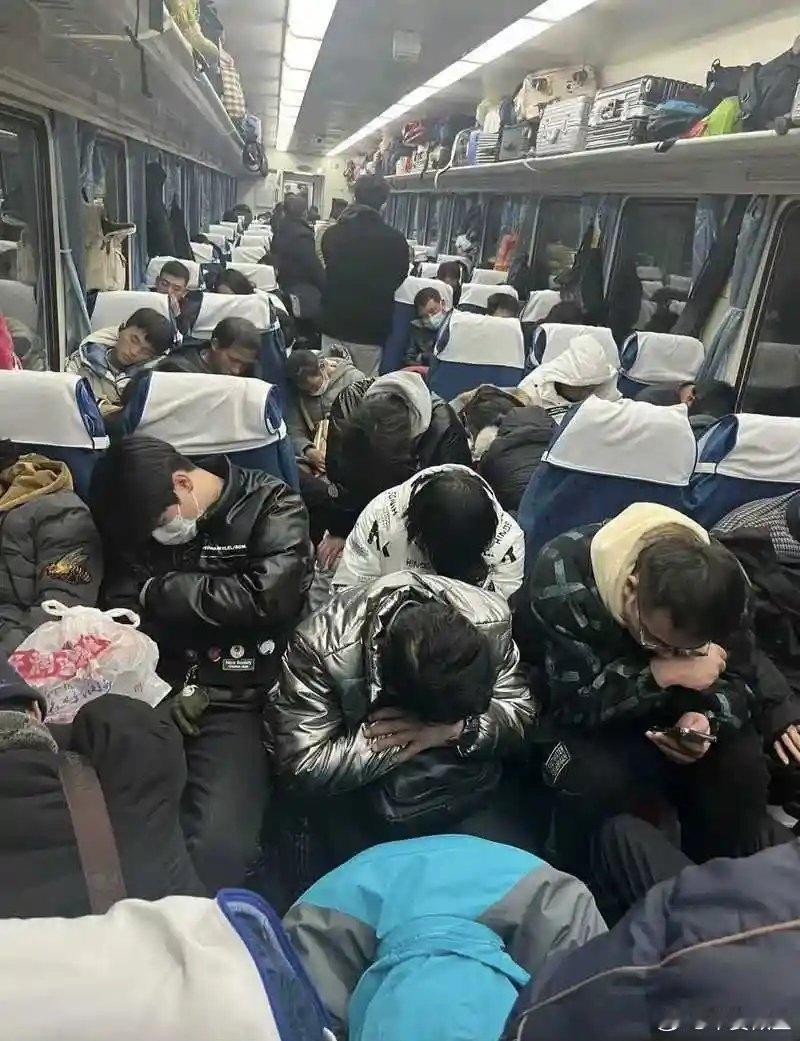 【琅河财经】有时觉得人生真是不公平的——我见过有人轻轻松松掷下三千万拍下翡翠项链