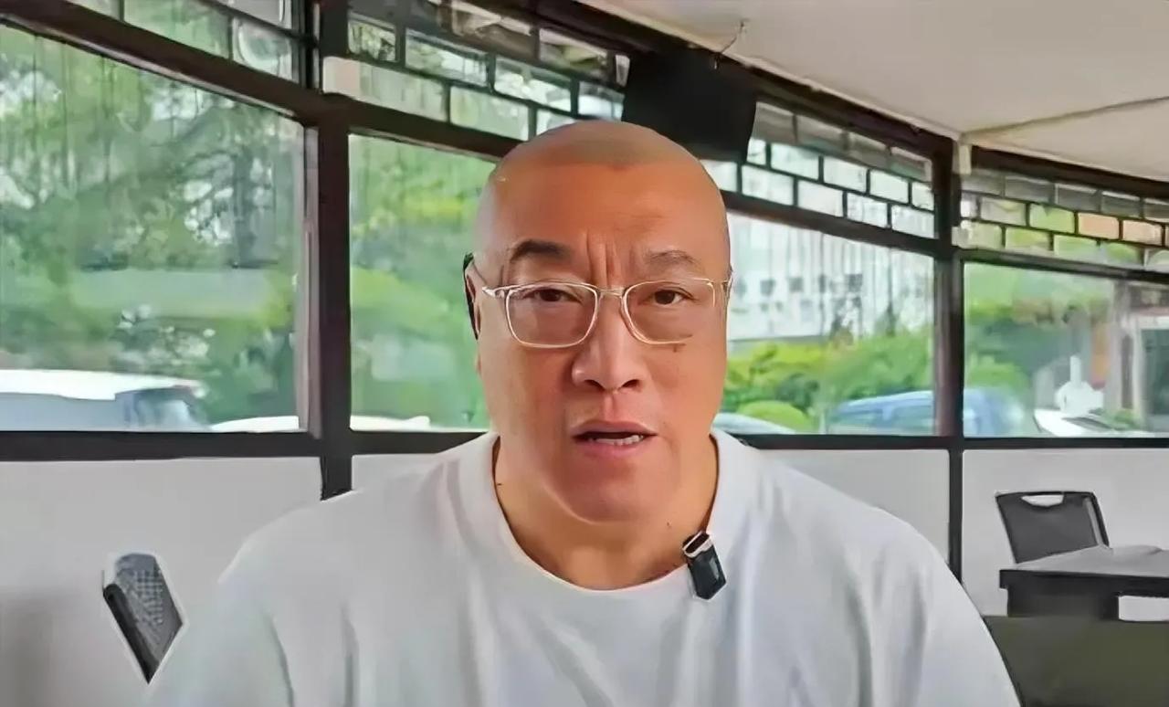 昨天，前中国男篮名宿马健在社媒上发文：“按照正常实力和篮球普及程度，中国男篮在亚