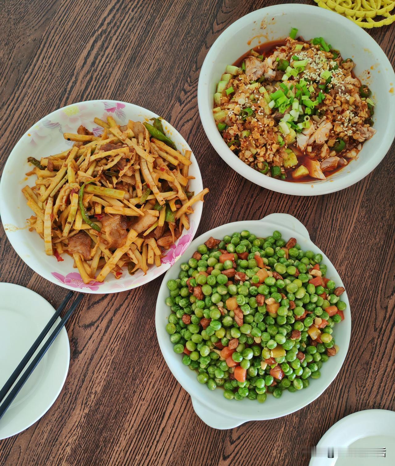 我承认老公每天做饭给我吃是一种幸福，但同时也是一种烦恼！由于是他做的饭菜