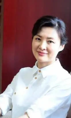 有一天，主持人周涛回到家后，对丈夫姚科说:我们离婚吧。姚科无奈答应了，想不到，一