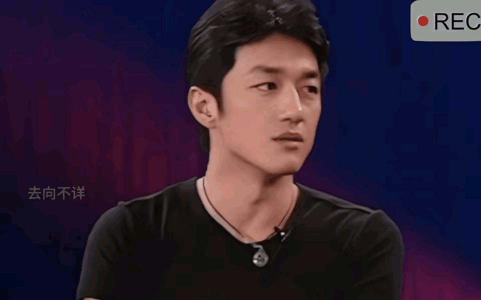 李亚鹏的秘密，不是那张脸。我琢磨了很久，终于拆解出他迷倒周迅、王菲的底层代码：