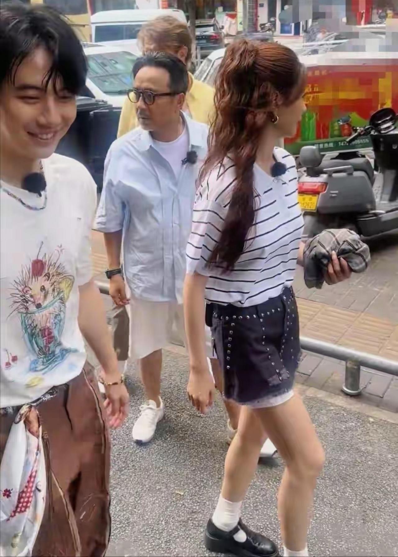 51岁的汪涵感觉一夜苍老，有白头发就算了，连胡须都变白了，最重要的精气神完全没了