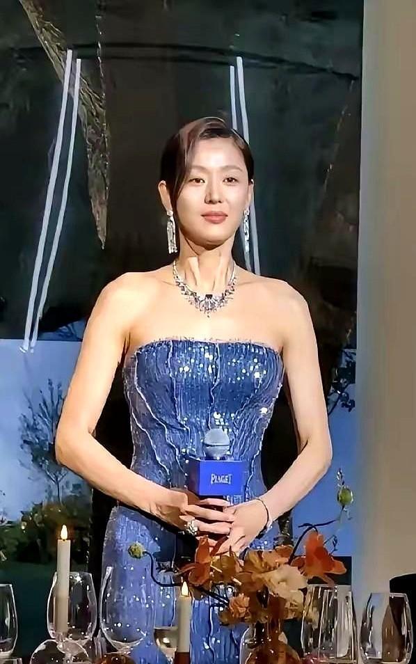买包不如买气，这话真不是段子了。LVMH把“中国风险”改名叫“中国叙事”，砸一