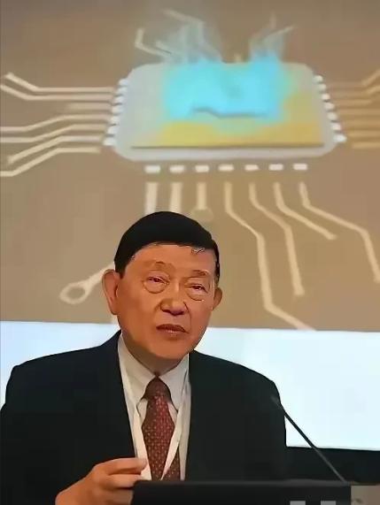 去年国庆节，张汝京在清华演讲，当台下学生举手问：现在台积电断供了，我们怎么办？他