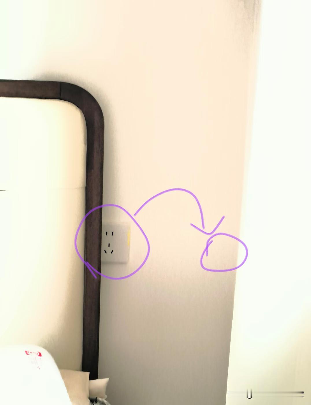 装修完了还可以改电吗？啊啊啊，还能改电吗，插座在这个位置太不方便了，被床头板挡