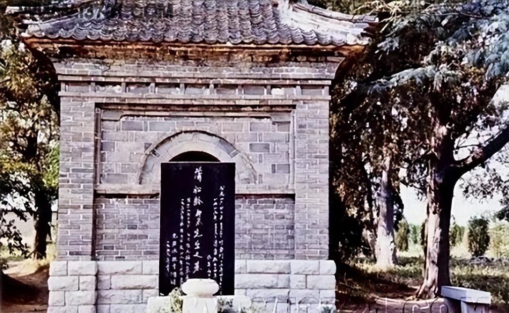 1966年，一群红卫兵打着“打倒鬼神论”的口号挖了蒲松龄的墓！打开棺材后，发现棺