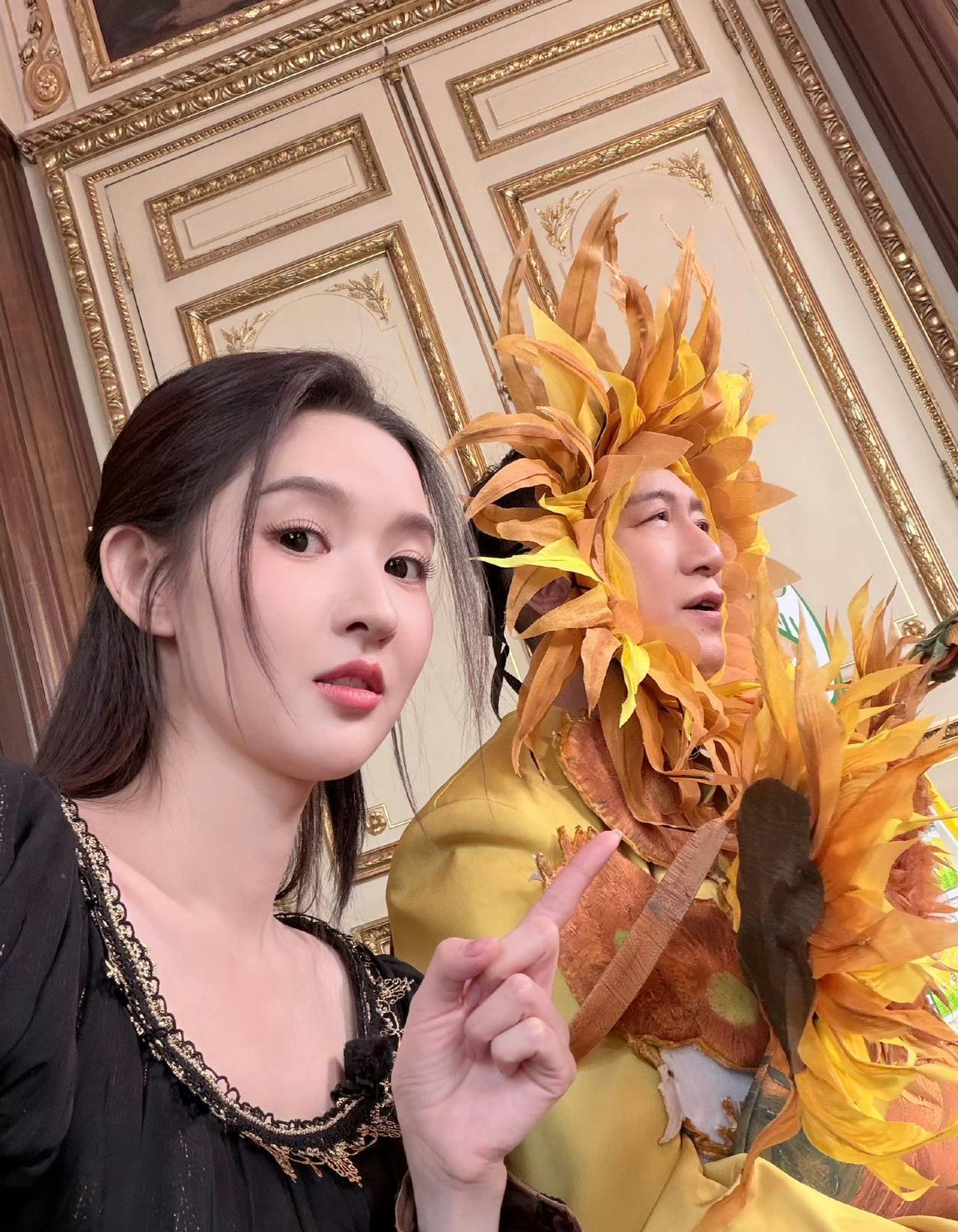 王玉雯：红雷哥！你怎么又把我叫成王子雯，还直接艾特错！孙红雷：哎呀失误失误！