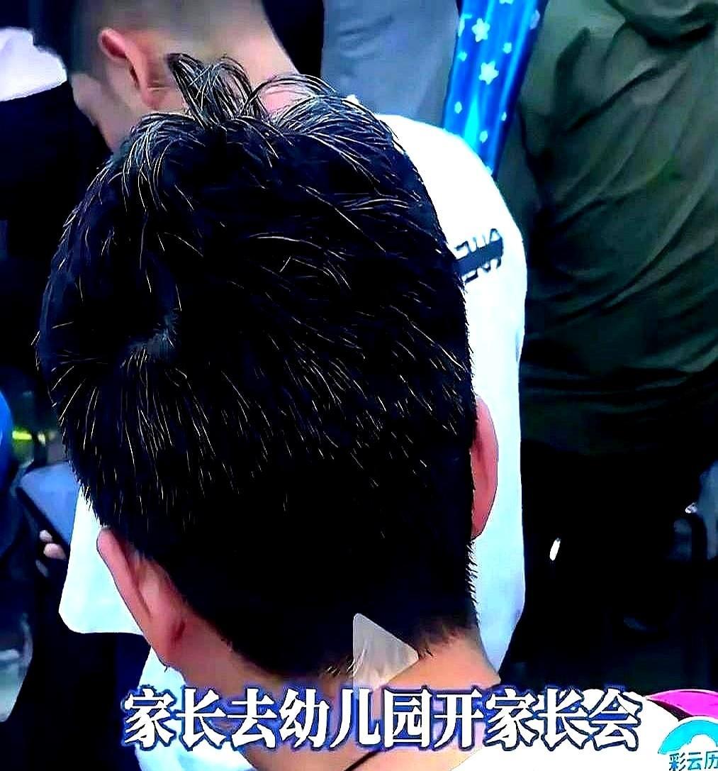 北京一男孩高考结束后在家睡了一天一夜，父母不敢去打扰，直到第二天早上才敢进去看一