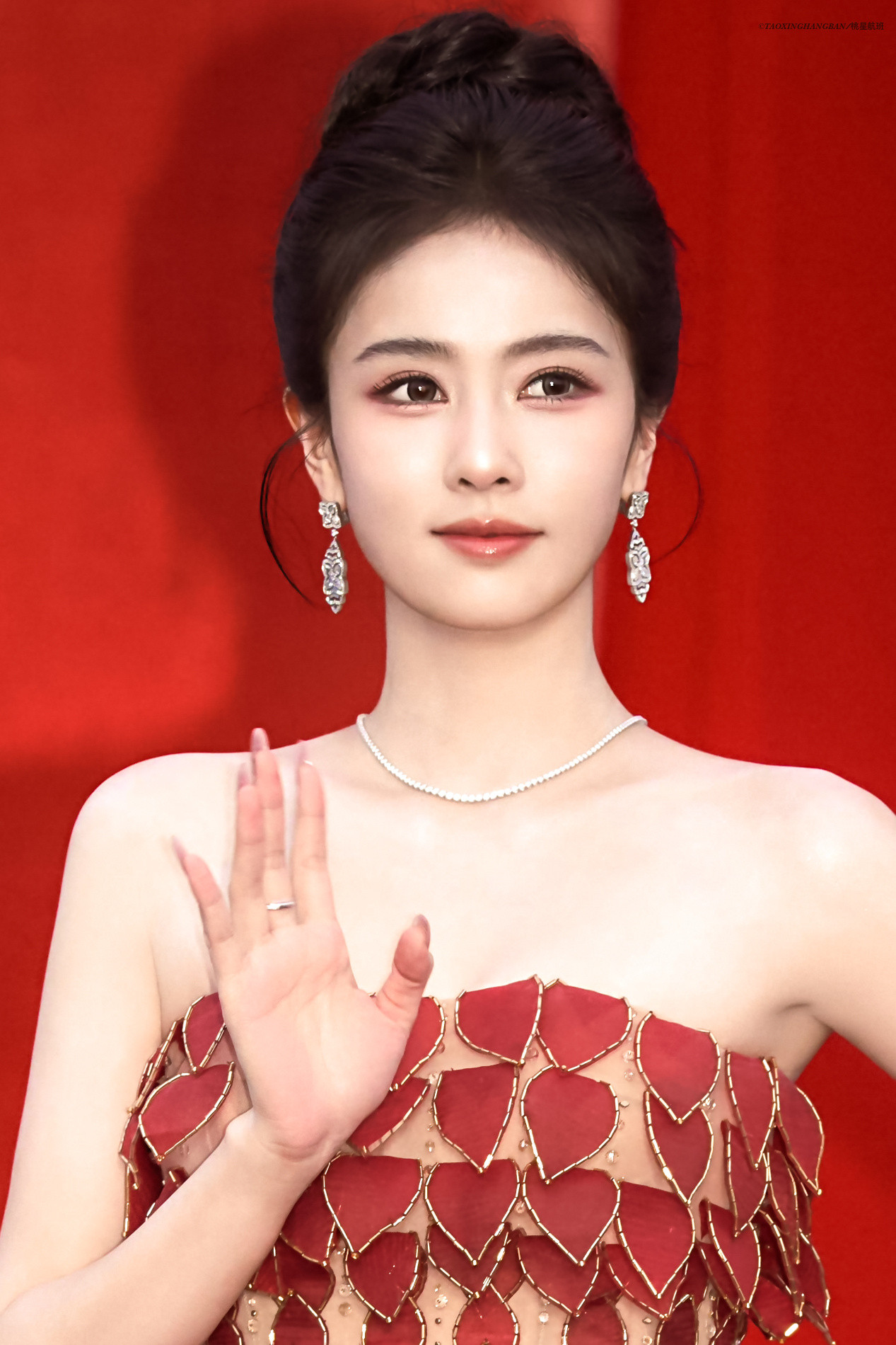 我家毯星美艳野心家✨白鹿古堡女爵.时尚芭莎红毯白鹿超级玩家芭莎之夜白鹿BA