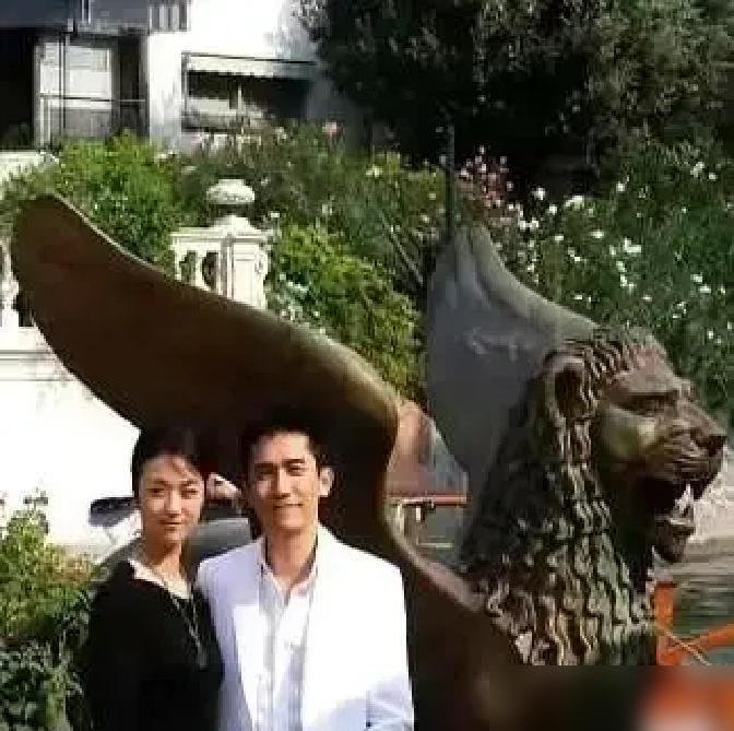 没人告诉你，梁朝伟拍完《色戒》后，去看了半年心理医生。其实是当初拍《色戒》的