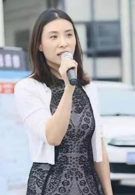 1998年，申通快递创始人聂腾飞在去宁波谈业务的路上出了车祸，人当场就没了，14