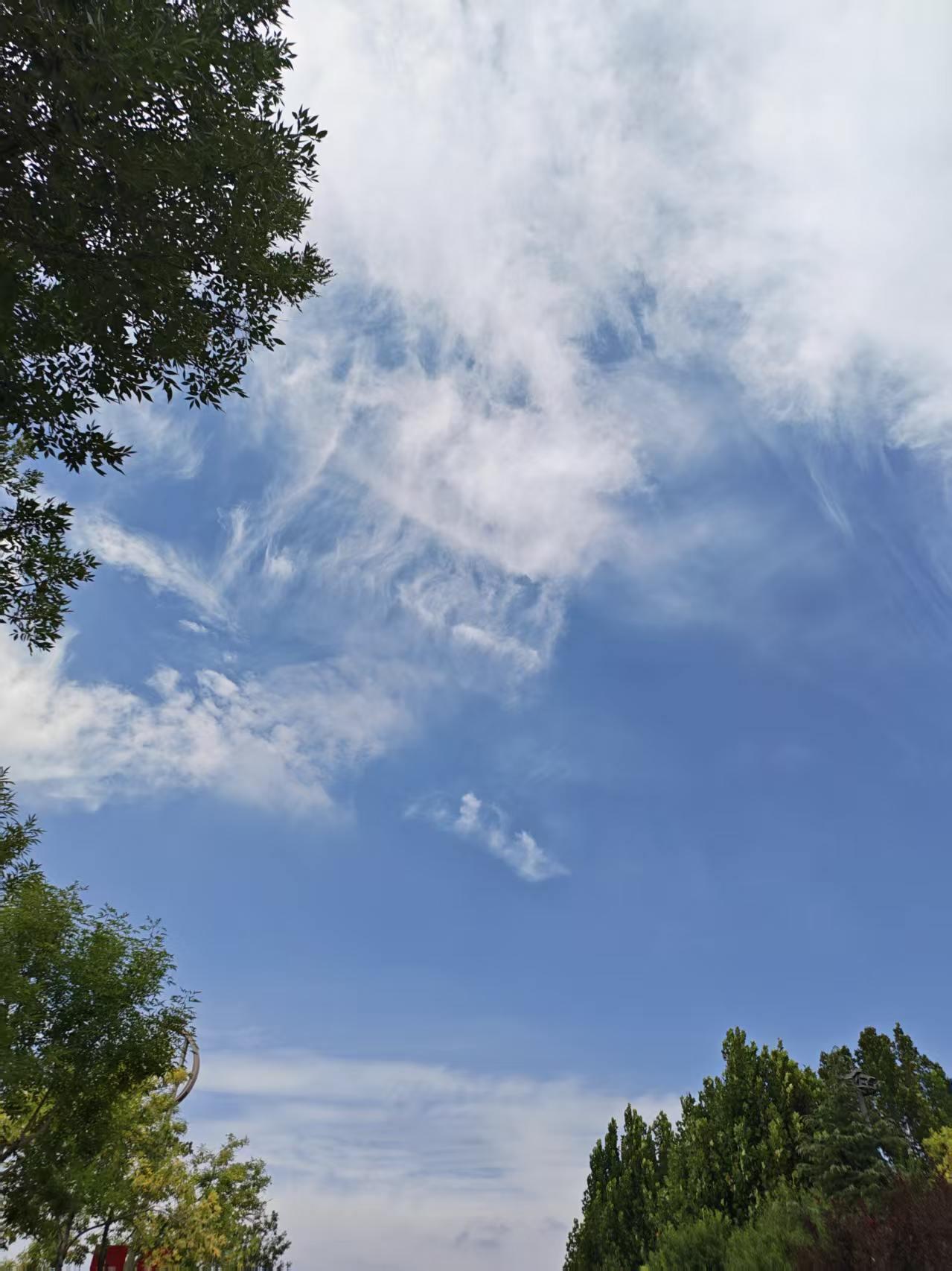 唐山，做为一个三线城市，要说为什么这么堵？我觉得，基建设施也就是市区道路，发展的