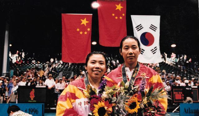乔红始终打不过邓亚萍1992年巴塞罗那奥运会，邓亚萍在女单决赛中以3-2战胜乔