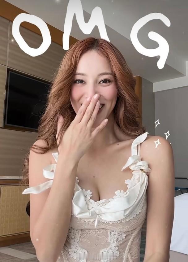 【On.cc】陳凱琳拍片吸Like　低胸露腰變裝嗌大仔畀分藝人陳凱琳（Grace