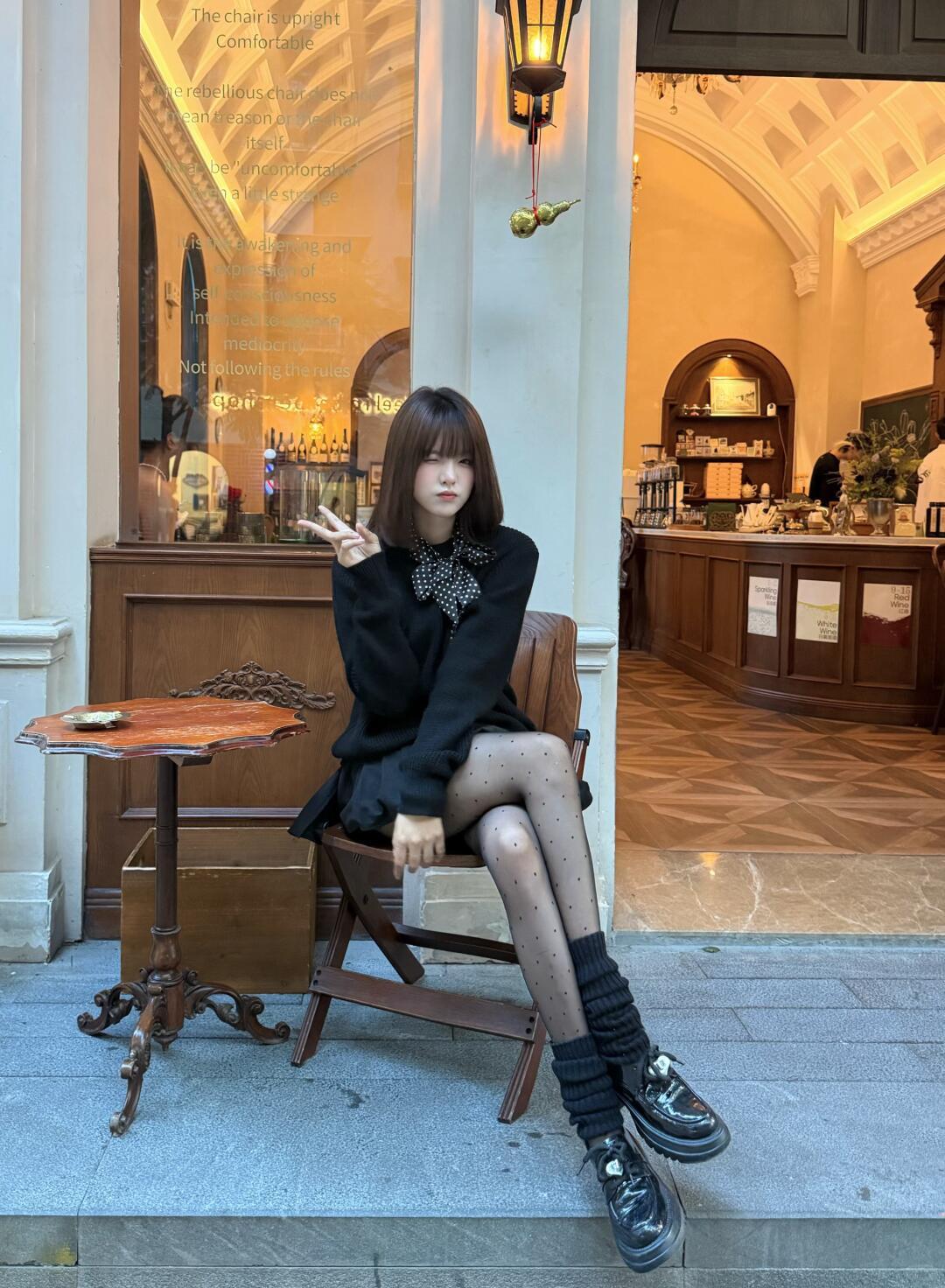 穿搭分享，毛衣➕黑丝➕袜套，真的好看穿搭秋冬丝袜丝袜套装