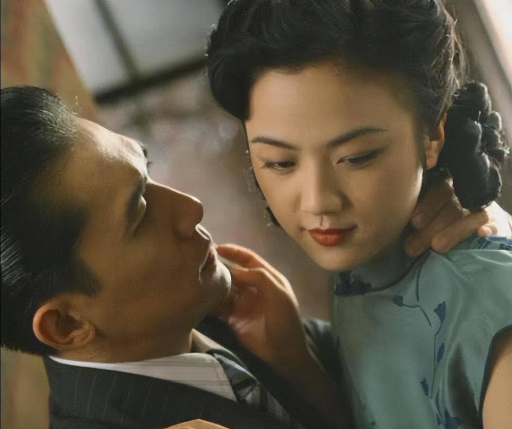 晚清名妓杨翠喜，看起来像个孩子，可在当时她的身价高达12000金！“富二代”李叔