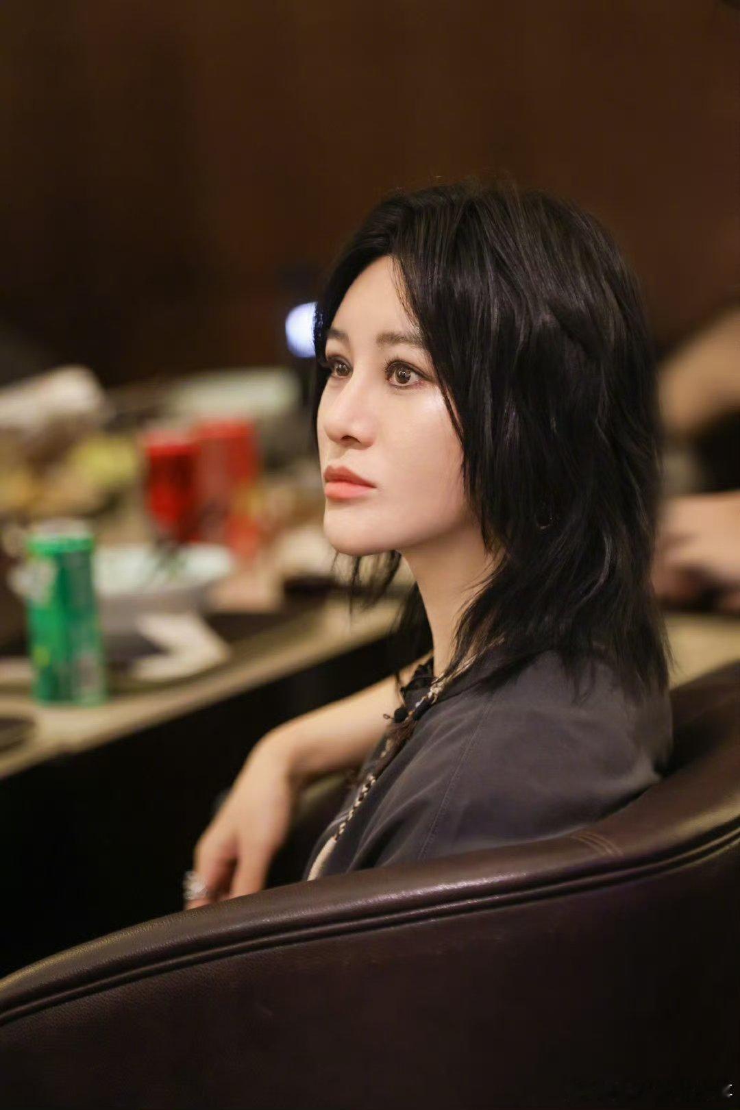 求尚雯婕同款旅行搭子羡慕有尚雯婕这样的搭子，哪怕自己有点小状况，也能把大家照顾
