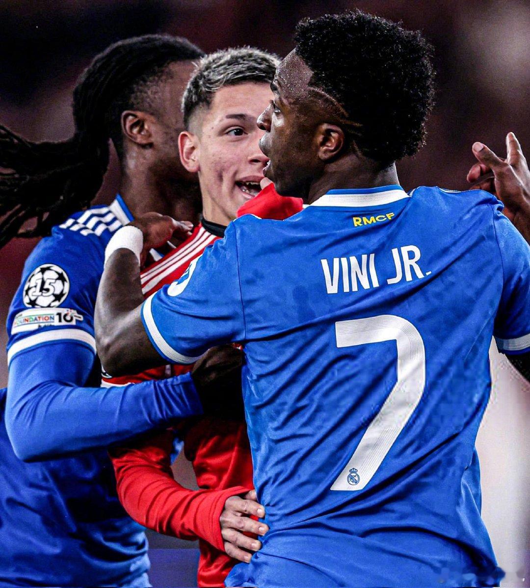 【欧足联官方：普雷斯蒂安尼被临时禁赛】因为初步违反了欧足联纪律条例（DR）第14