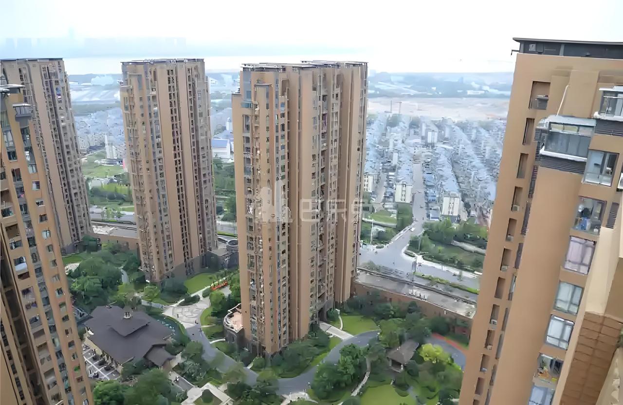 杭州楼市成交分化：整体成交跌近2成，丁桥仅跌7%，背后逻辑拆解一、为什么杭州