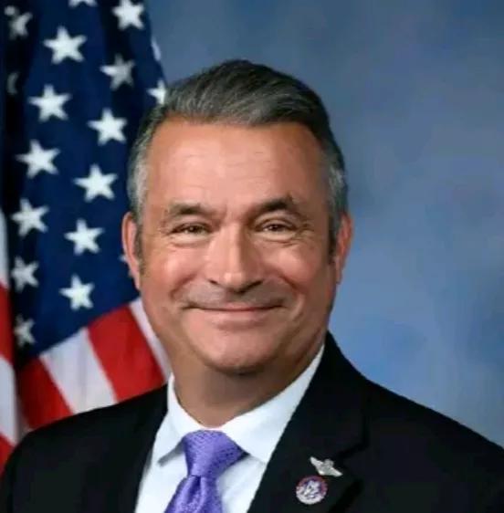 CNN报道，当地时间21日，共和党籍参议员唐.贝肯表示，特朗普在达沃斯论坛上的发