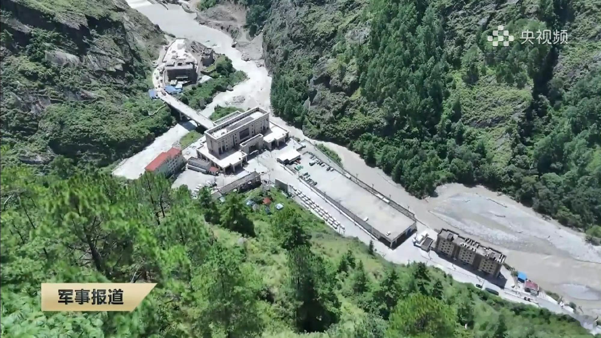 吉隆口岸联检大楼被毁冰雪泥石流瞬间吞没整条河谷，天灾无情，祈祷平安！​​​