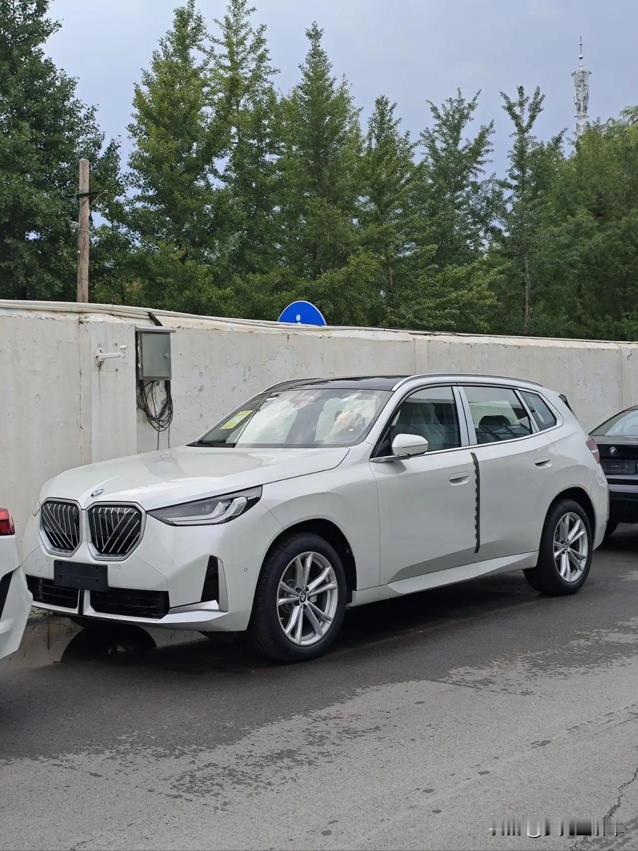 设计师真是个天才！白色车身，白色包围，一身白