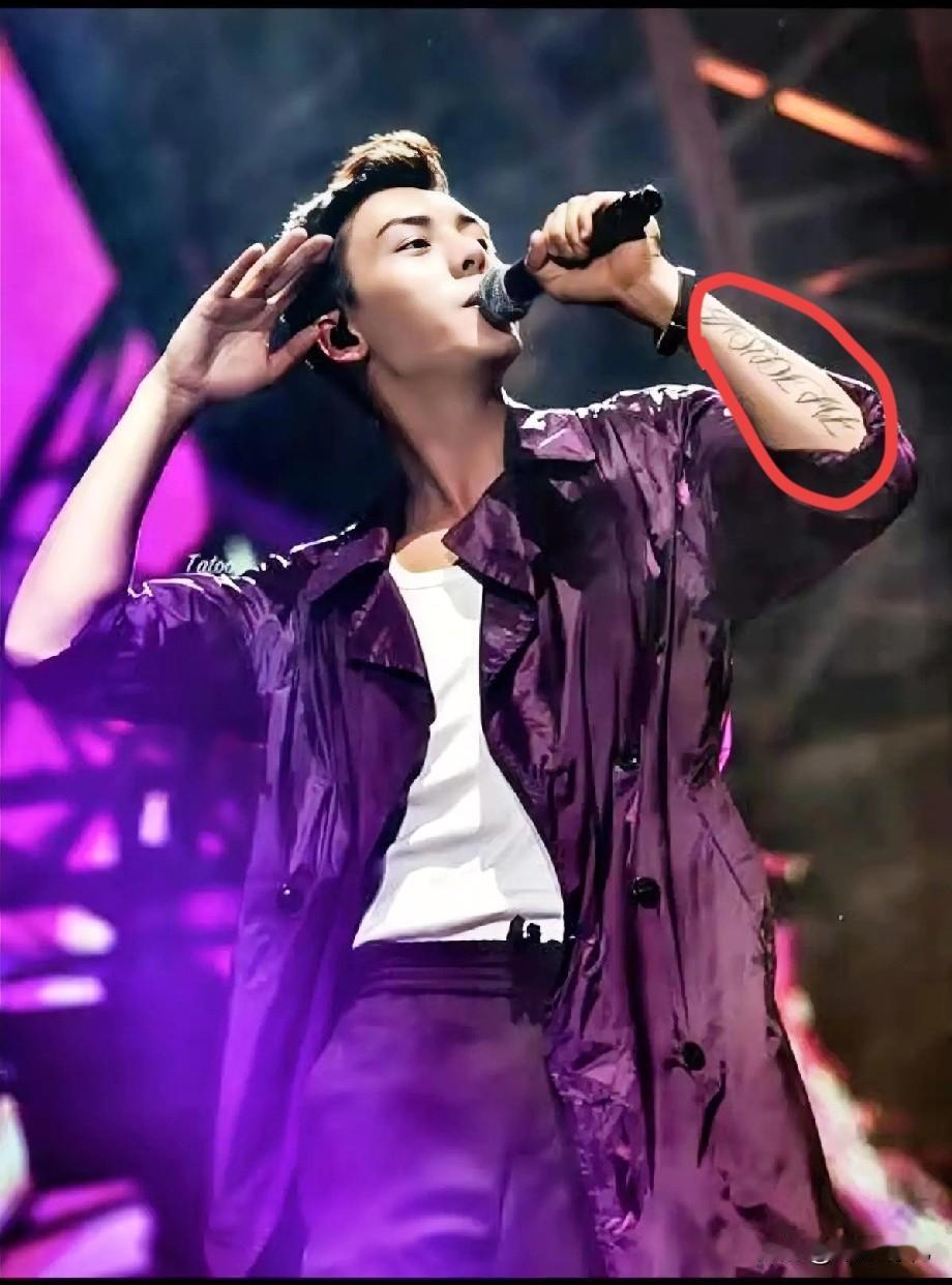 估计何穗现在最难受的，不是陈伟霆不爱她了，是要去参加音乐节，没法陪着她。