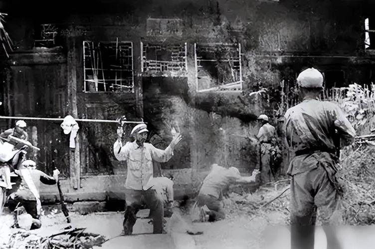 1950年3月7日下午，四川泸县第九区宋观寨，区政府审讯室里突然响起密集枪声。