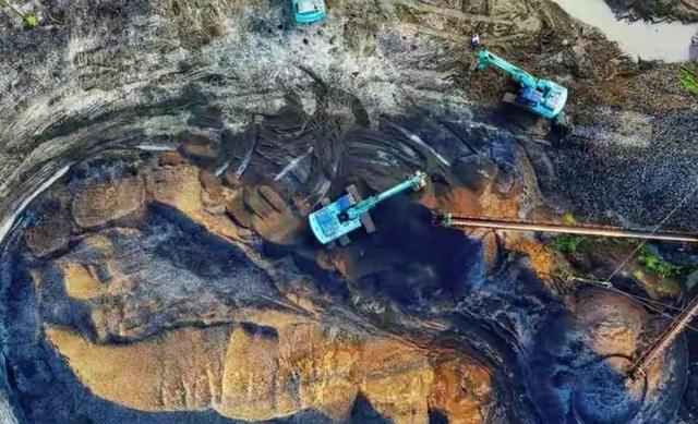 哈萨克斯坦2000万吨稀土转卖美日，签完协议发现，还是绕不开中国哈萨克斯坦本