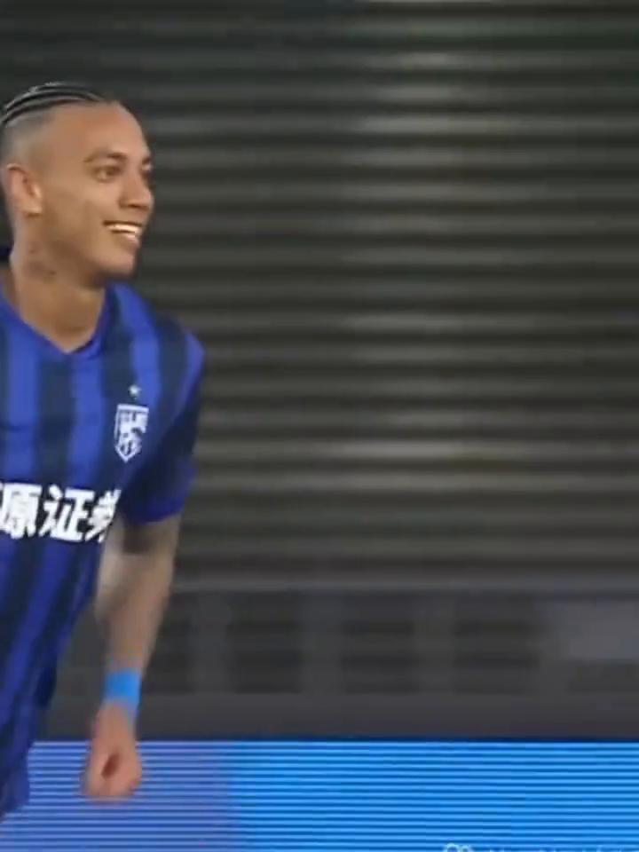 卡迪斯暂列射手榜第一，三镇有望终结四连平。中路绍尔给到卡迪斯，球进了。绍卡连线