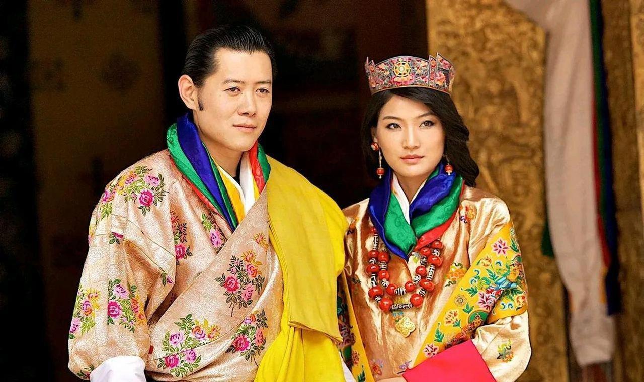 你知道不丹的国家形象为什么如此神奇？因为它是一个仍然维持着事实上农奴制的国家，4