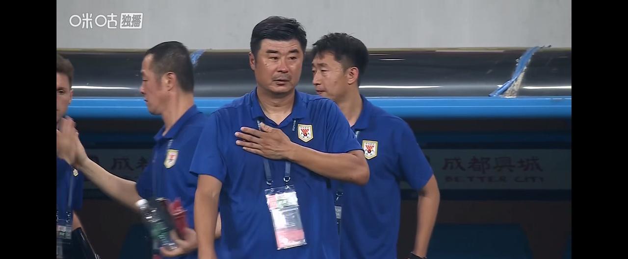 泰山队应尽早拿下克雷桑、王大雷。无论他俩实力有多强，身价有多贵。泰山队的“大