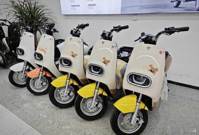 旧国标电动自行车变零公里二手车新浪财经报道，部分经销商将少量旧国标产品以“零公里