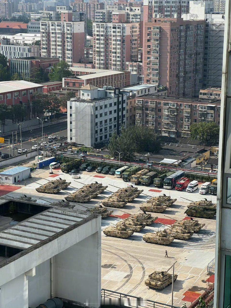 这是俄罗斯通讯社发的，不是我发的[doge]抗战胜利80周年大会第二次演练完成​​